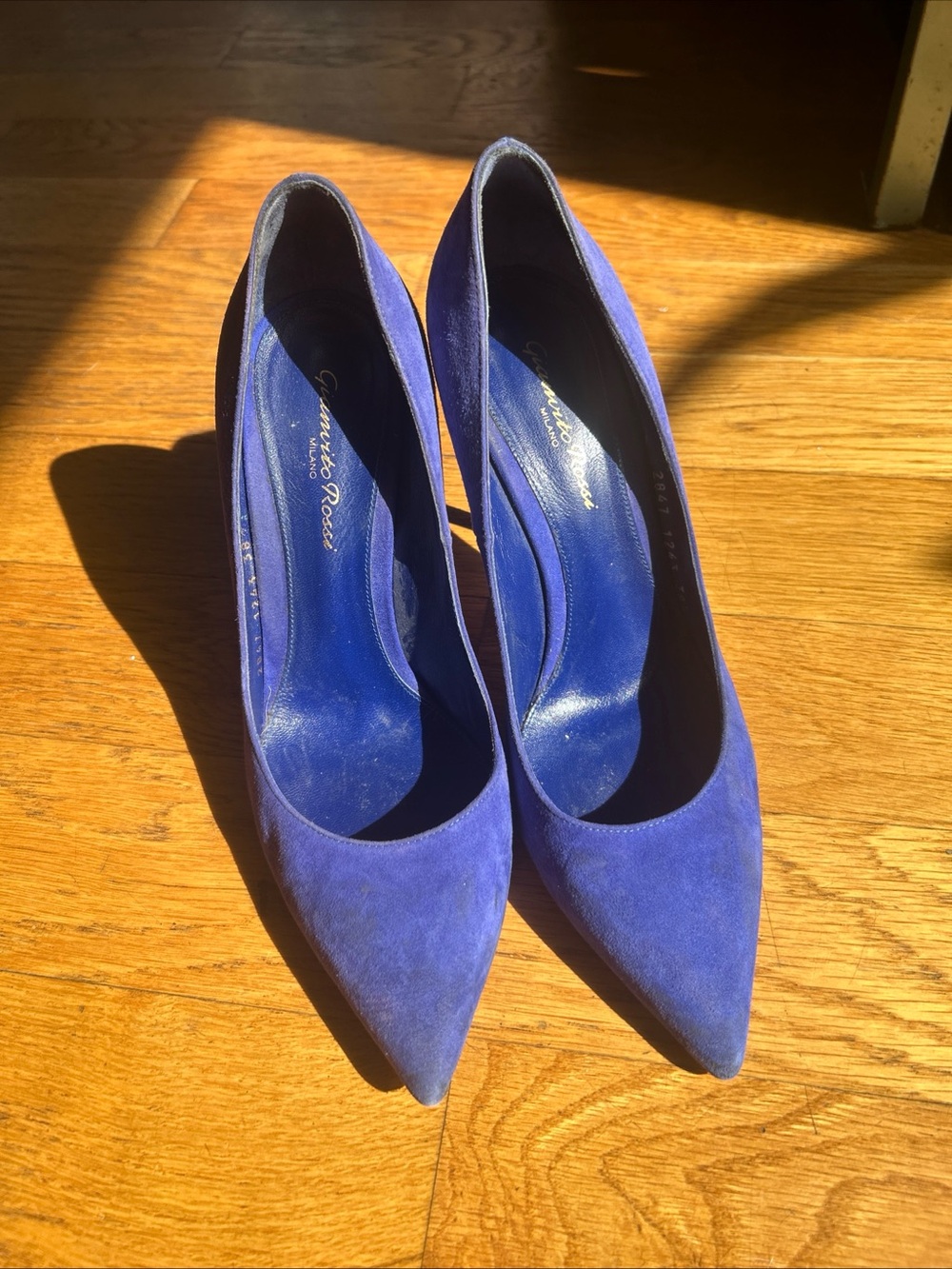 Gianvito Rossi Cobalt Blue Suede Pumps Heels 8.5 38.5 Made In Italy Pointed Toe